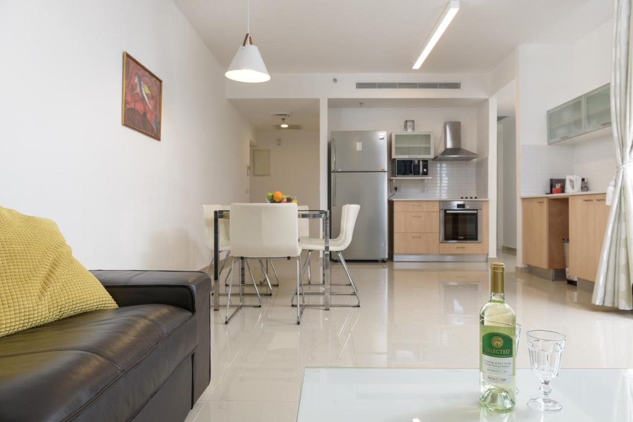 3 Ma'On - By Beach Apartments Tlv Тель-Авив Экстерьер фото